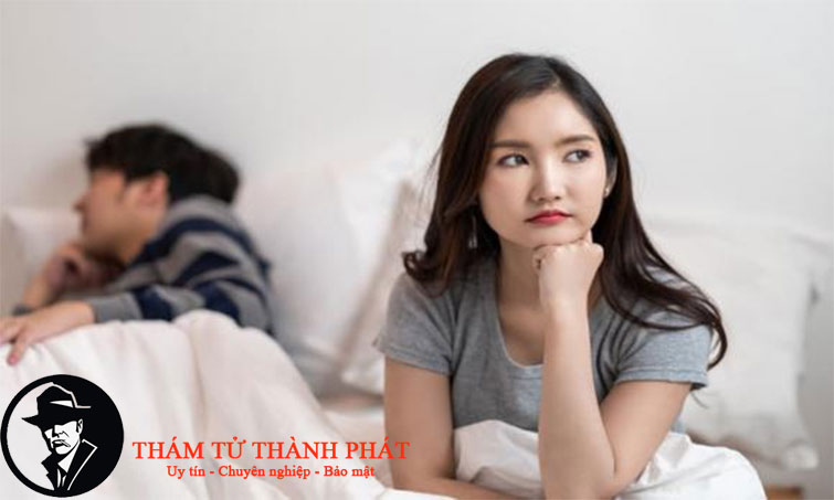 người ngoại tình thường cẩn thận quá mức