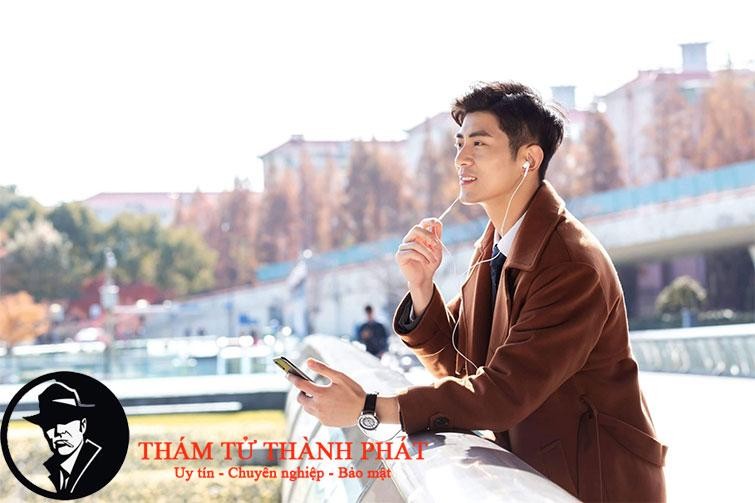 ngoại tình khi đi công tác dài ngày