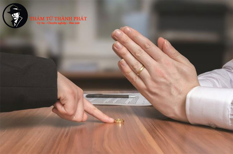 con đủ 18 mẹ mới ly hôn