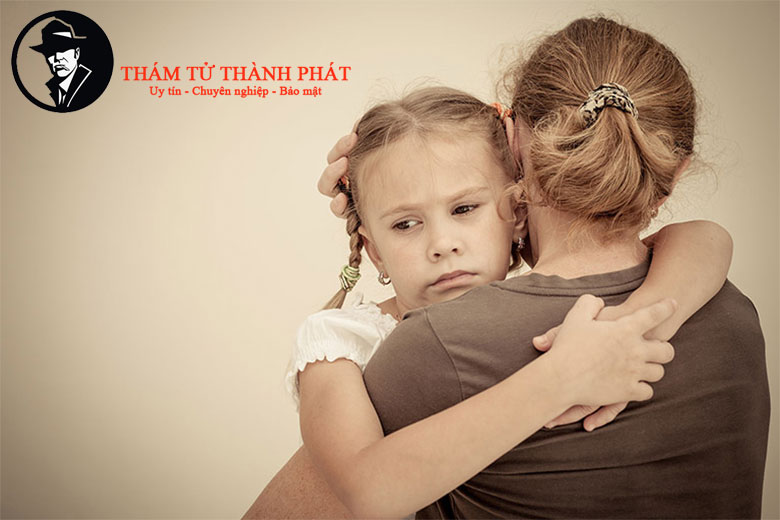 tâm lý con trẻ khi có ba mẹ ngoại tình